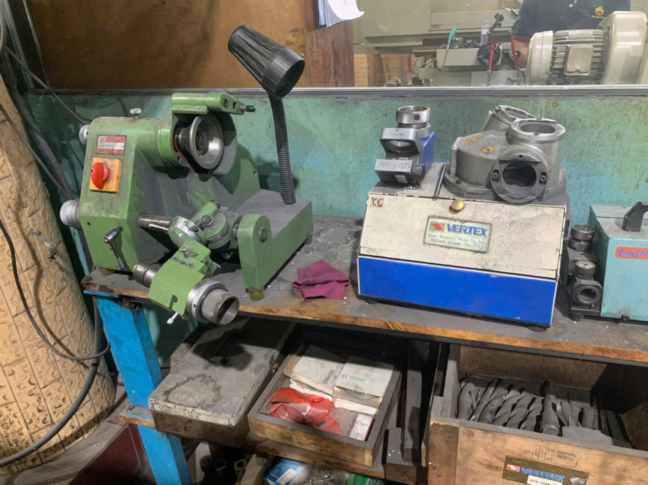 Knife sharpening machine.jpg